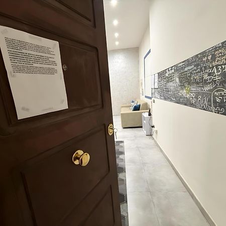 Marta'S Apartment Naples Luaran gambar
