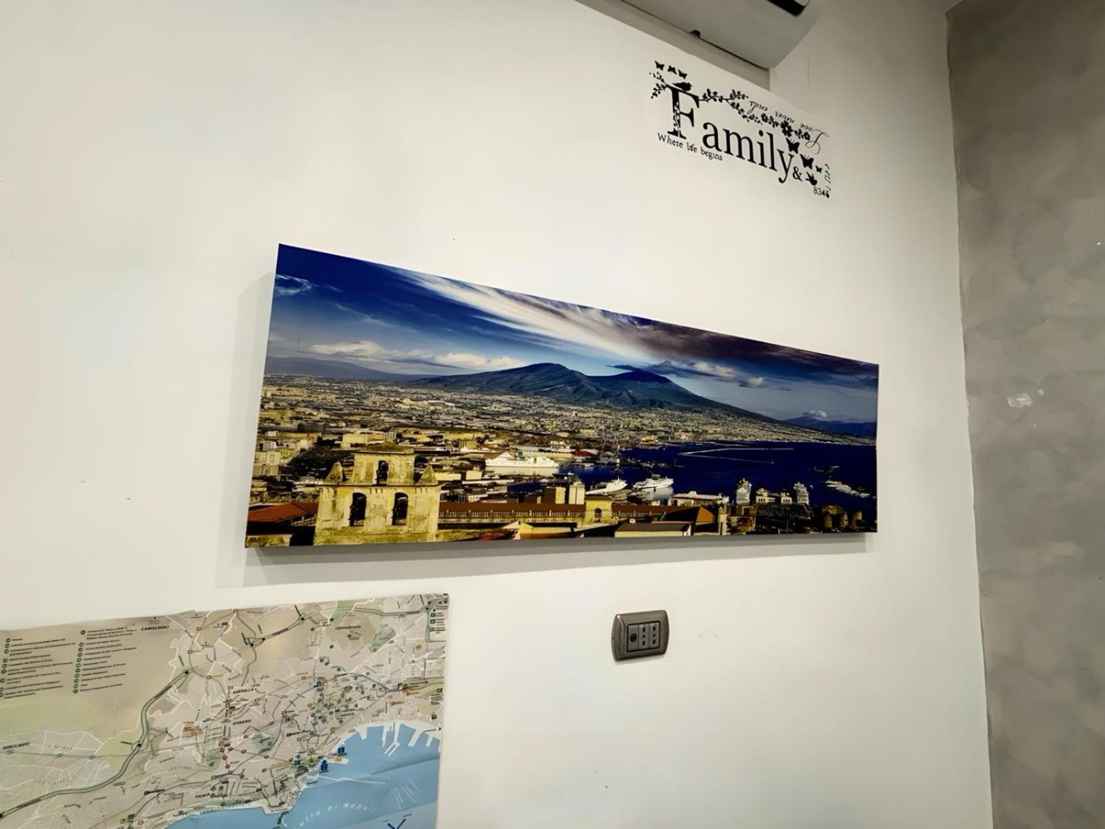 Marta'S Apartment Naples Luaran gambar